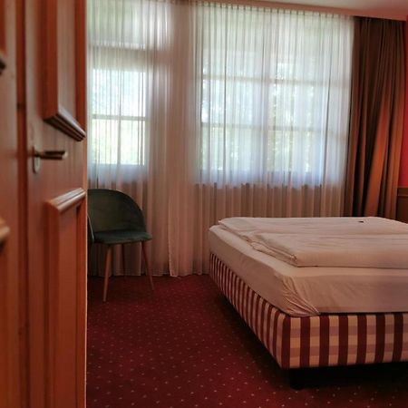Landhotel Oelmuehle Mombris 外观 照片
