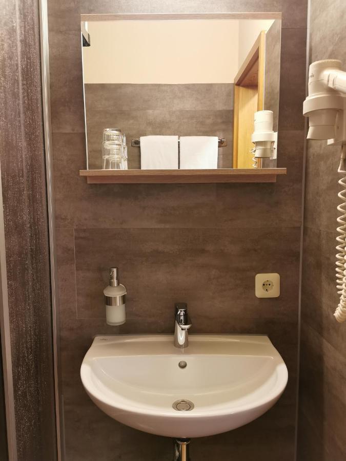 Landhotel Oelmuehle Mombris 外观 照片